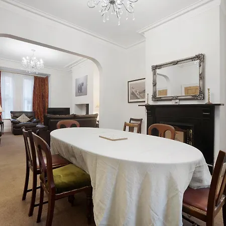 New! 5br In Queen Street Semesterbostad Redcar