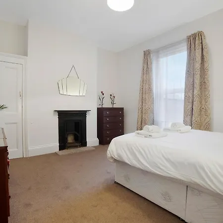 New! 5br In Queen Street Semesterbostad Redcar