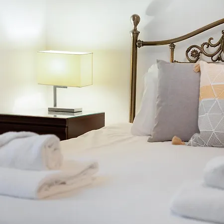 New! 5br In Queen Street