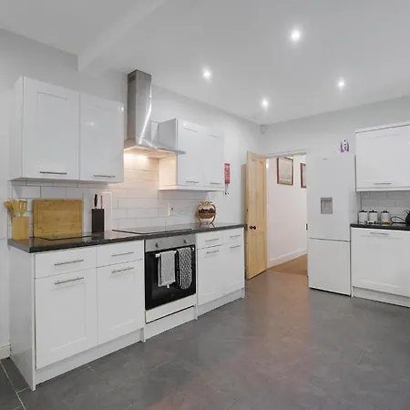 Semesterbostad New! 5br In Queen Street *