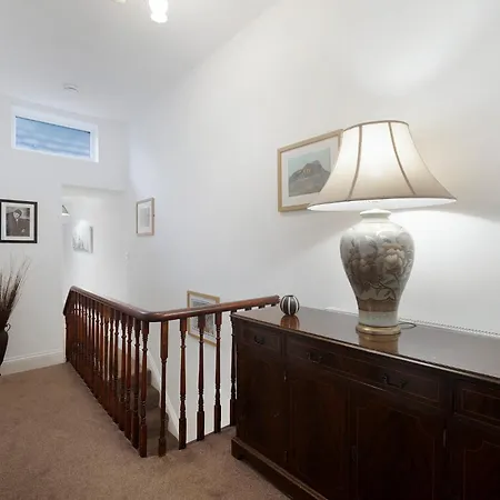 New! 5br In Queen Street * Redcar