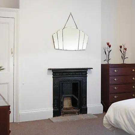 New! 5br In Queen Street * Redcar