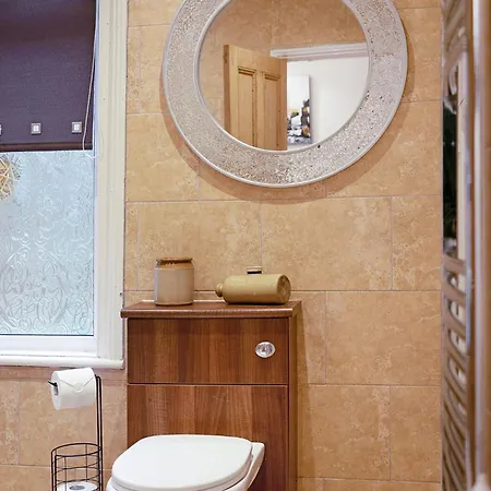 בית נופש New! 5br In Queen Street *