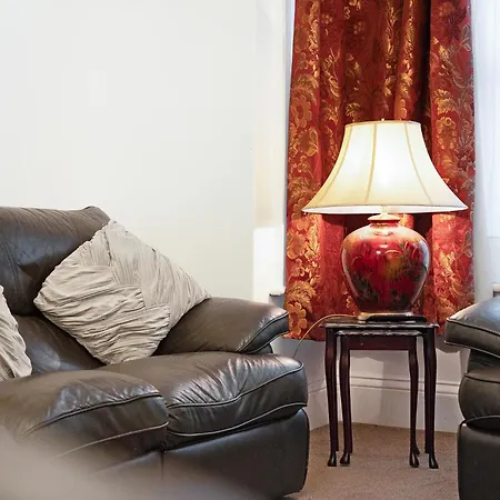 New! 5br In Queen Street בית נופש