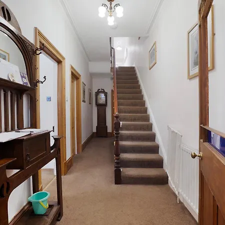 בית נופש New! 5br In Queen Street רדקאר