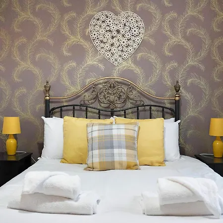 New! 5br In Queen Street