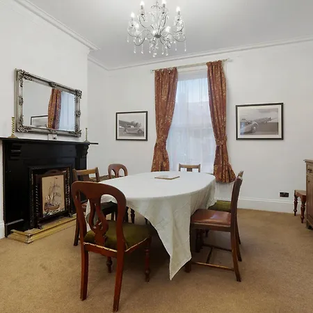 New! 5br In Queen Street בית נופש *