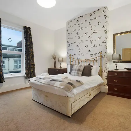 New! 5br In Queen Street *