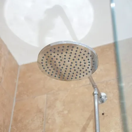 בית נופש New! 5br In Queen Street רדקאר