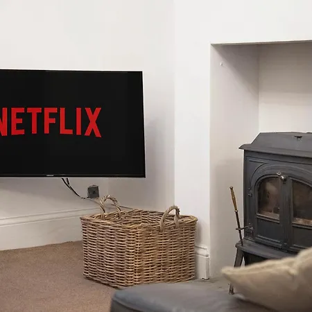 New! 5br In Queen Street רדקאר