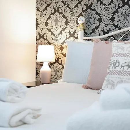 New! 5br In Queen Street