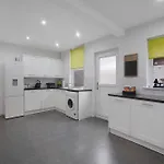 New! 5br In Queen Street * 雷德卡