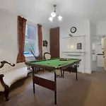 度假居 New! 5br In Queen Street 雷德卡