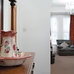 New! 5br In Queen Street 度假居 雷德卡