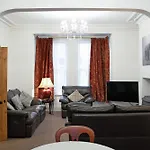 New! 5br In Queen Street 度假居