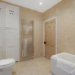 度假居 New! 5br In Queen Street *