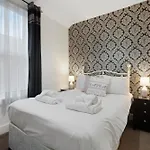 度假居 New! 5br In Queen Street